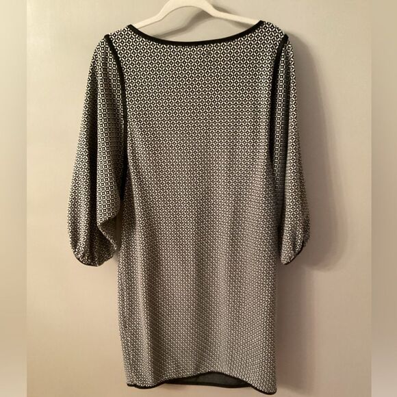 MAX STUDIO SIZE XL BLACK AND WHITE DOUBLE KNIT 3/4 SLEEVE SHIFT DRESS - Picture 3 of 7